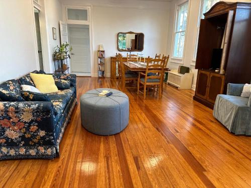 New Orleans Cottage 2 Bed 1 Bath Carseat Included