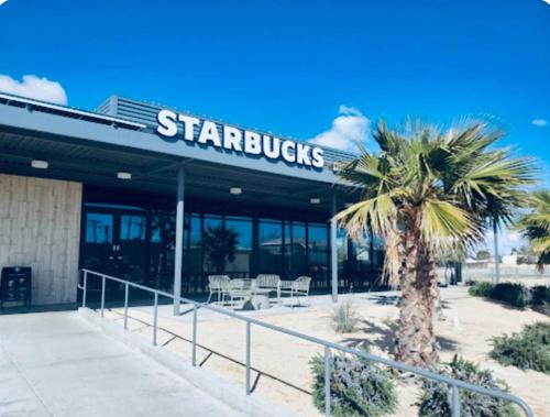 Contemporary Studio Near Mojave Aerospace Airport in Mojave