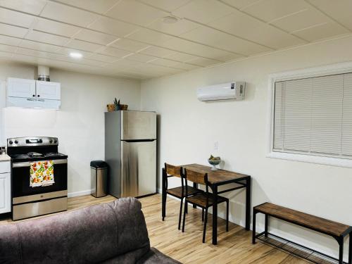 Contemporary Studio Near Mojave Aerospace Airport in Mojave