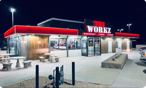 Contemporary Studio Near Mojave Aerospace Airport in Mojave