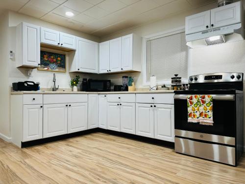 Contemporary Studio Near Mojave Aerospace Airport in Mojave