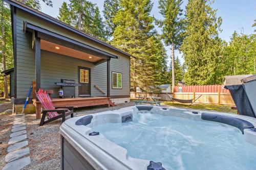 S`more Shack | Hot Tub, Wifi, AC, EV LVL2 in Packwood (WA)