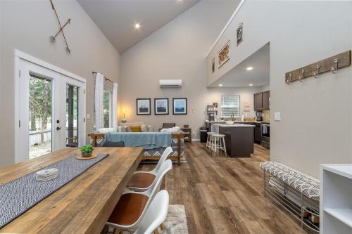 S`more Shack | Hot Tub, Wifi, AC, EV LVL2 in Packwood (WA)