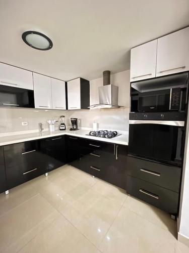 ห้องครัว, Espectacular casa en Pereira near สนามบินนานาชาติมาเตกาญา