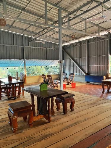 Restaurant, Navina Chilling House in Banlung