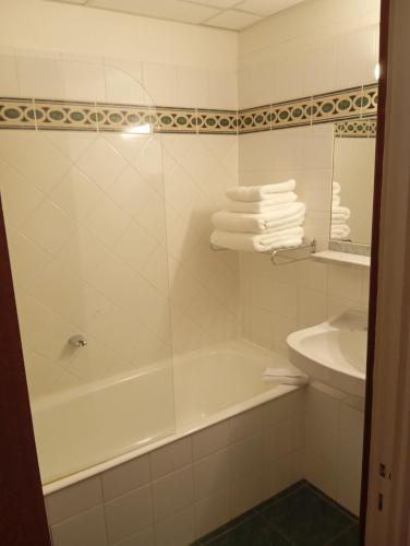 The Originals Boutique Grand Hôtel Saint-Pierre Aurillac (Qualys-Hotel) - image 6
