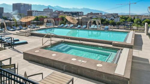 Convention Ctr - Stylish 2BD,2BA with Pool,Gym and Hot tub, Salt Lake City (photo 5)