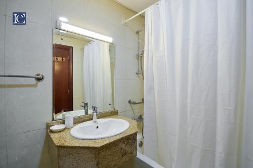 Cozy 1Bed Apartment in N2 Lakepoint Tower JLT - image 14