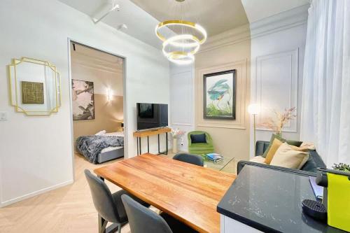 Stylish Chic Stunning 1BR Gem in The Heart of Queen St, Auckland