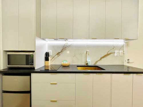 Stylish Chic Stunning 1BR Gem in The Heart of Queen St, Auckland (Foto 8)