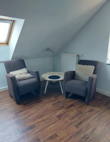 5 twin beds