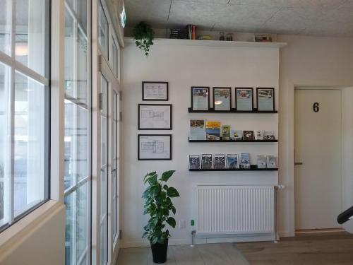 Hals Hotel - image 6