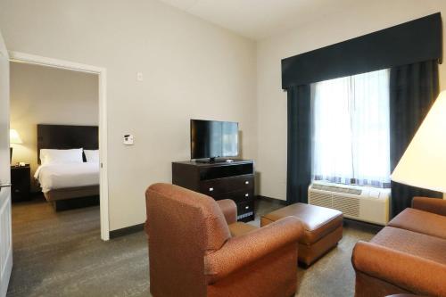 2 bedrooms, 4 beds