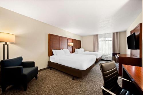 Comfort Inn & Suites Decatur-Forsyth - image 9
