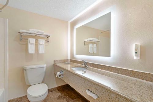 Quality Inn Valley - West Point - image 12