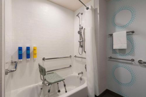 Tru by Hilton Lodi Room Type - Queen Room with Two Queen Beds - Mobility Access
