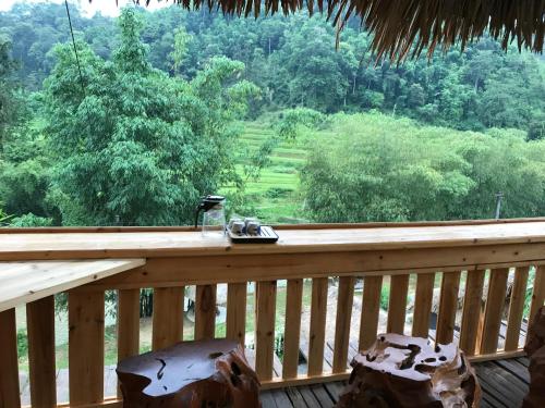 Homestay Khoáng nóng Thông Nguyên (Homestay Khoang nong Thong Nguyen) in Nam Pi