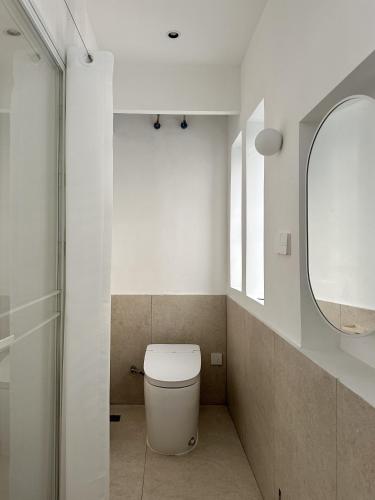Shanghai Hills & Art Suite 18 - Near Line 1 & 7 Changshu Road Metro, Shanghai (Foto 7)