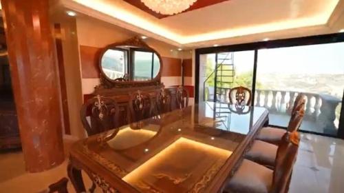 Palace in heaven in Ehden