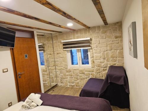 Reval Luxury Stone house apartments****, Split (photo 9)