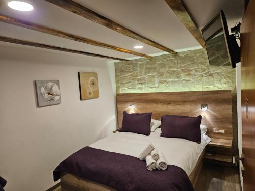 Reval Luxury Stone house apartments****, Split (photo 8)