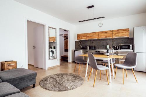 Pusszantalak Paloznak in ปาลอซนัก