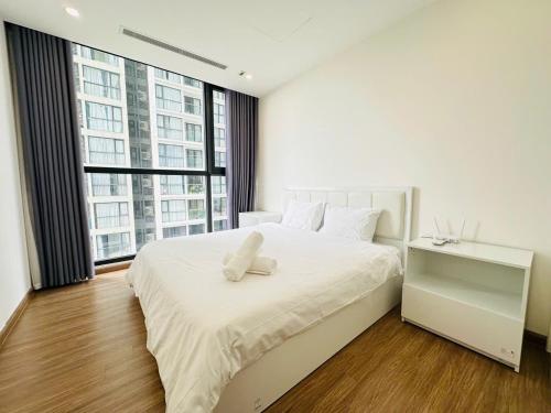 Four-Bedroom Apartment room in Vincom Plaza Vinhomes Sky Lake Phạm Hùng Mỹ Đình
