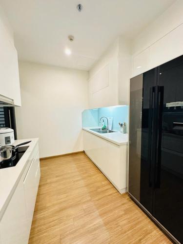 Four-Bedroom Apartment image 7