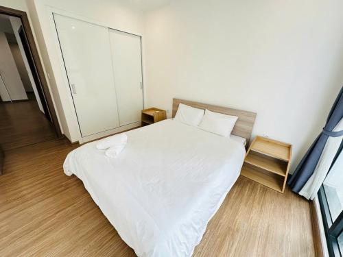 Four-Bedroom Apartment image 2