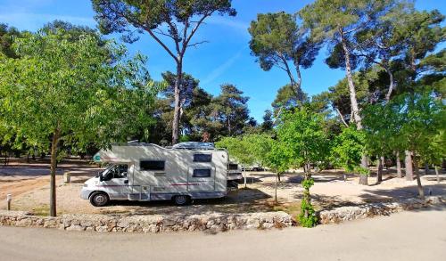 Sleeps 6
