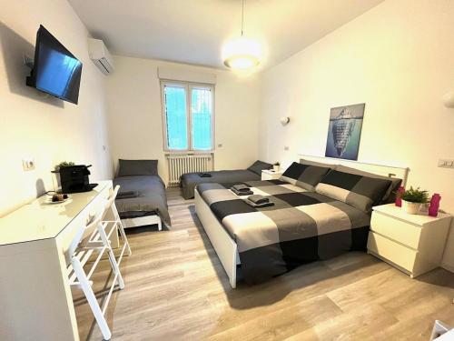 Bed&breakfast BBqueen Sandonato Policlinico Room Type - Standard Quadruple Room