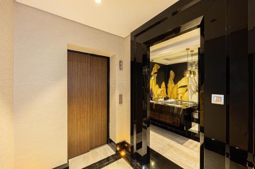 Lux 4BR plus 1 single BR Villa with Sea View Palm Jumeriah, Dubaj (zdjęcie 9)