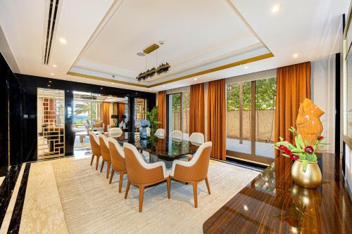 Lux 4BR plus 1 single BR Villa with Sea View Palm Jumeriah, Dubaj (zdjęcie 4)