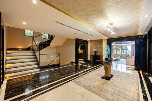 Lux 4BR plus 1 single BR Villa with Sea View Palm Jumeriah, Dubaj (zdjęcie 8)