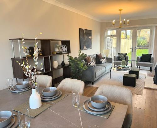 Birmingham 3 bed house near NEC, HS2 for LONG STAYS - contractors, families, work groups