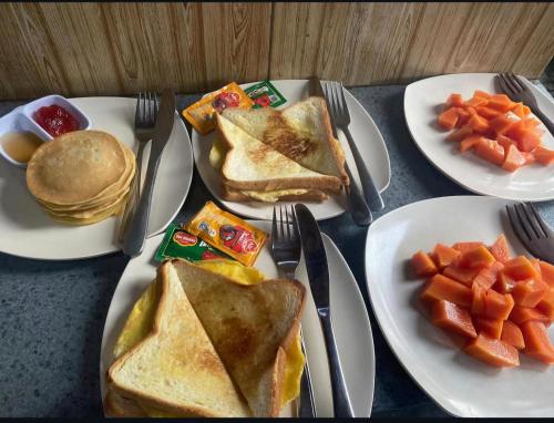 Food and beverages, Wadon Menjangan homestay in Menjangan