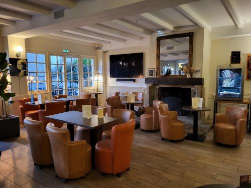 Паб/Коктейль-бар, Best Western Blanche De Castille Dourdan in Дурдан
