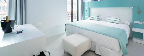 Double Room image 2