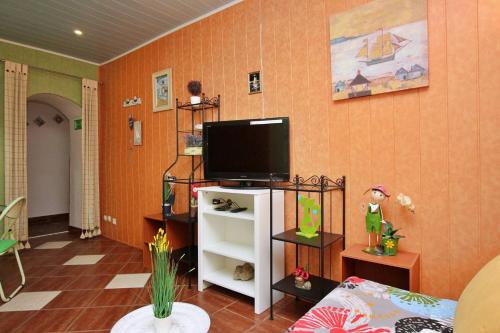 Apartment image 6