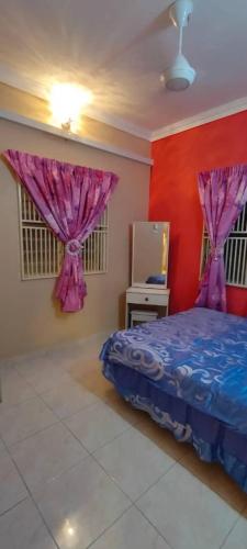 Homestay Hajah Jamilah Sungai Tiram in Ulu Tiram