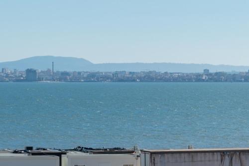 Alfama lisboa 2nd floor amazing river view