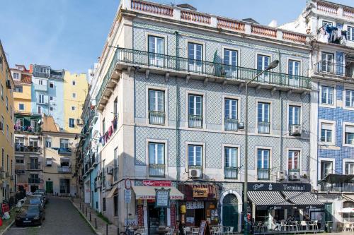 Alfama lisboa 2nd floor amazing river view