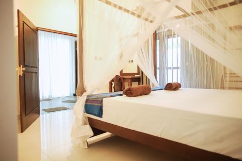Two-Bedroom Villa image 8
