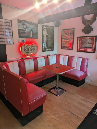 設施, 火車旅館 (Railway Inn) in 卡爾漢姆