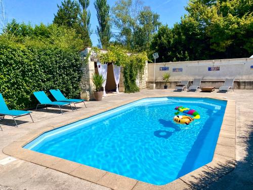 Плувен басейн, Aux Agapanthes, Chambres d'Hôtes charentaises de charme avec piscine (Aux Agapanthes, Chambres d'Hotes charentaises de charme avec piscine) in Aumagne