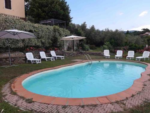 Terraced house with pool and beautiful view