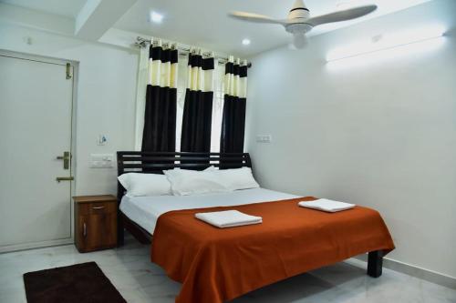 1 king bed, 1 double bed, 1 sofa bed