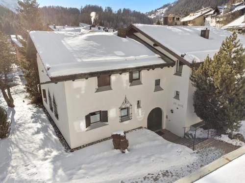 Apartment with Balcony image 5
