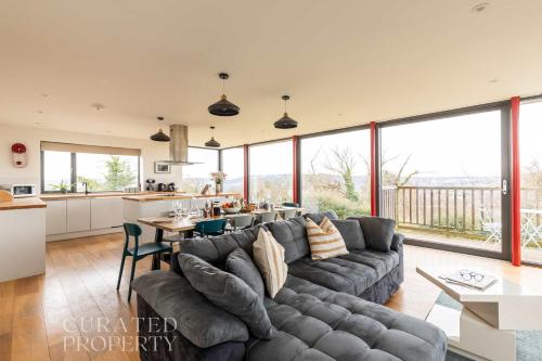 Stunning 5 Bedroom Home with Garden & Panoramic Views! gîte à louer Upper Swainswick