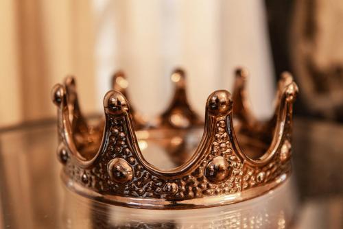 AirHome - Royal Family